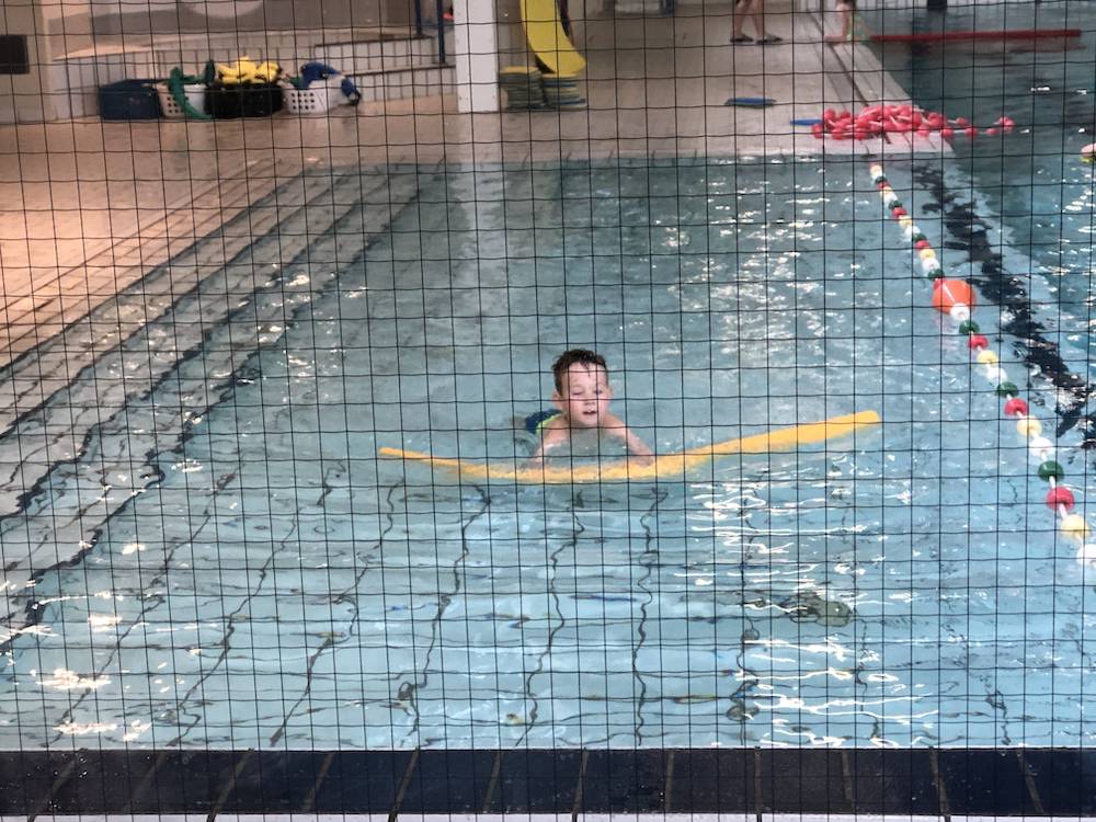 Skylers eerste zwemles