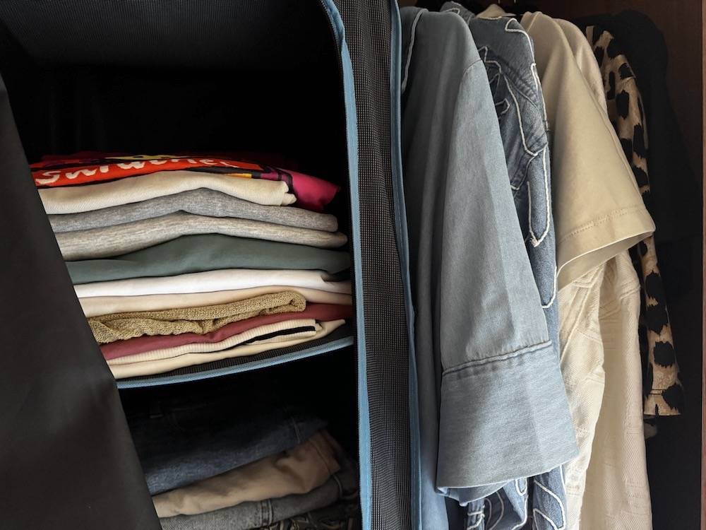 Mijn kledingkast in de caravan: dit heb ik allemaal mee